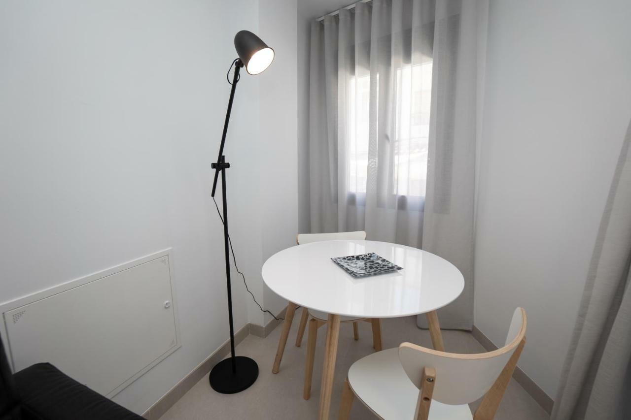 Apartamentos Mombasa 1 Planta ネルハ エクステリア 写真
