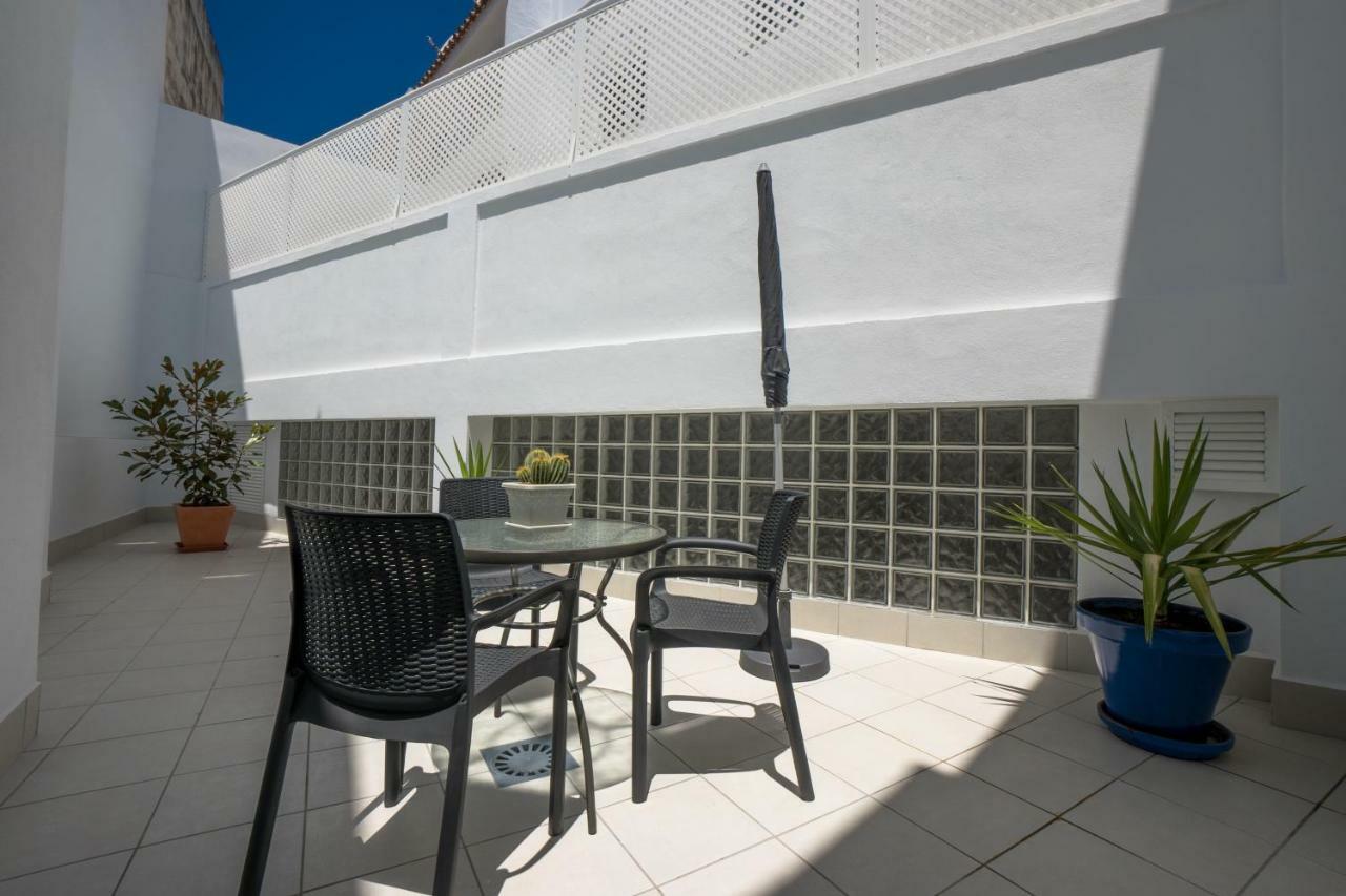 Apartamentos Mombasa 1 Planta ネルハ エクステリア 写真