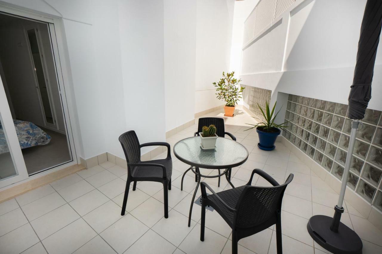Apartamentos Mombasa 1 Planta ネルハ エクステリア 写真