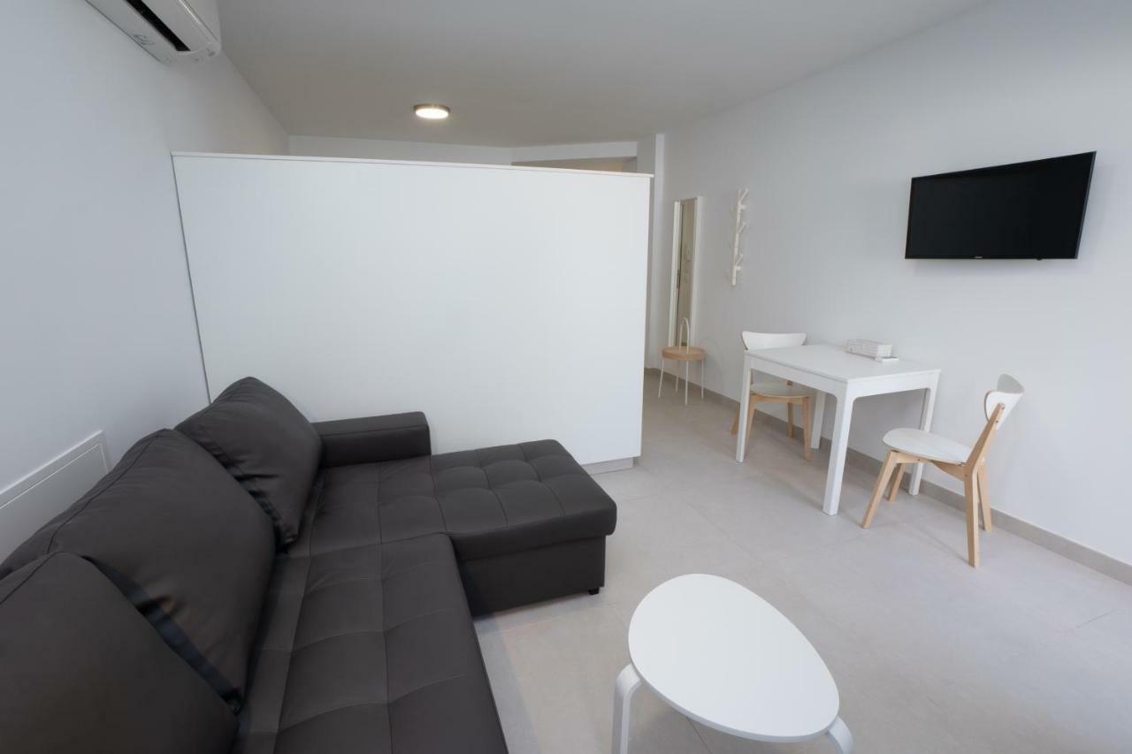 Apartamentos Mombasa 1 Planta ネルハ エクステリア 写真
