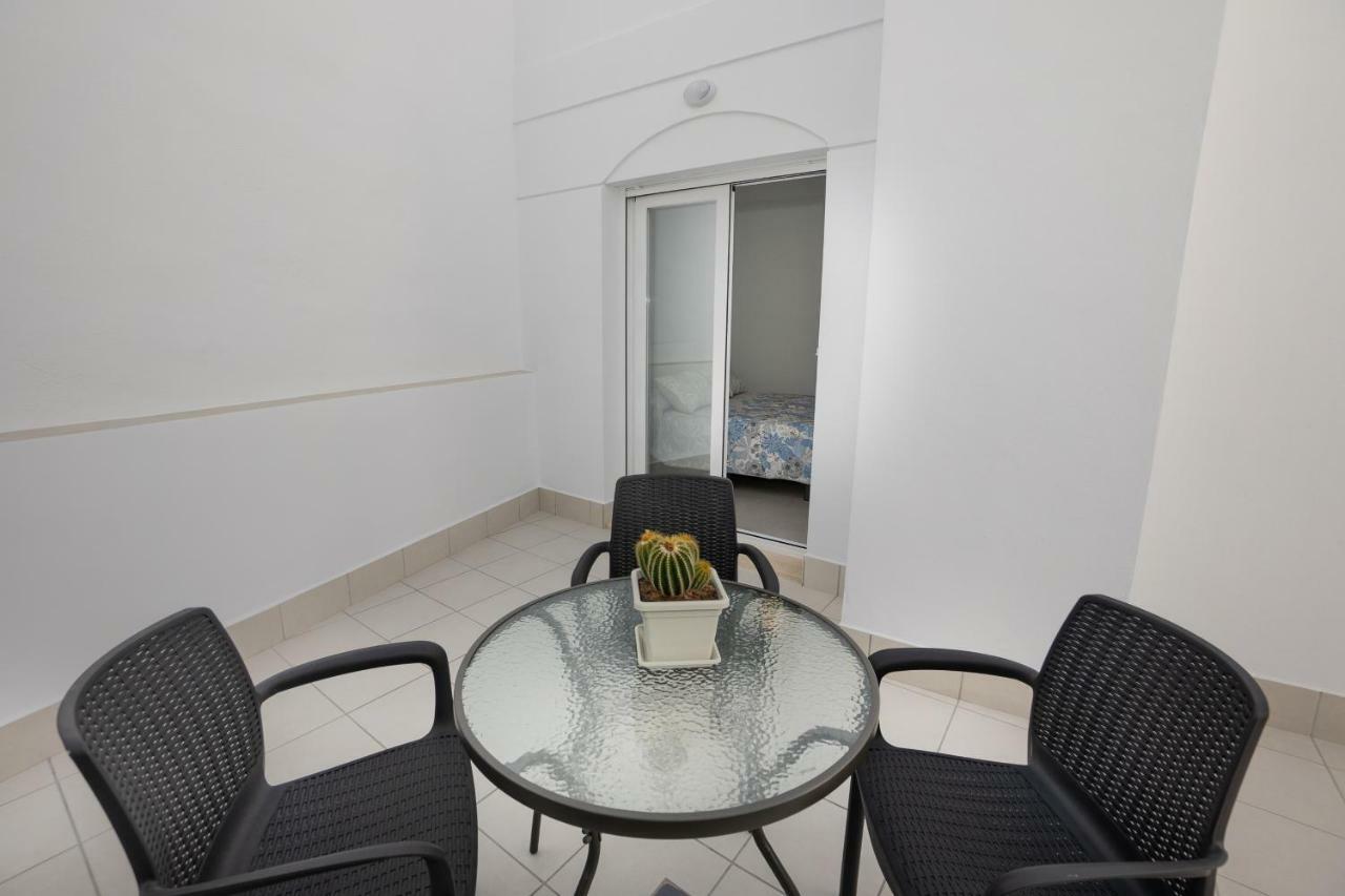 Apartamentos Mombasa 1 Planta ネルハ エクステリア 写真