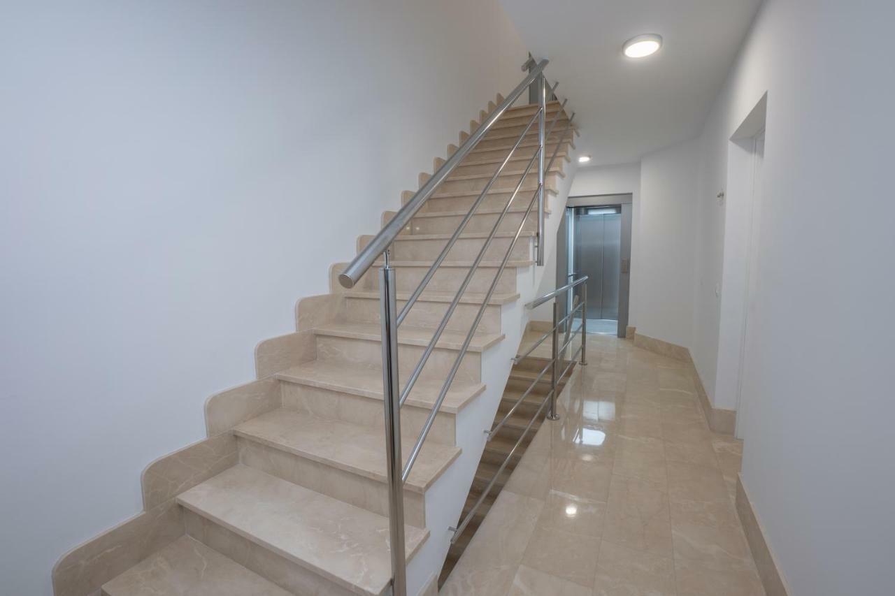 Apartamentos Mombasa 1 Planta ネルハ エクステリア 写真